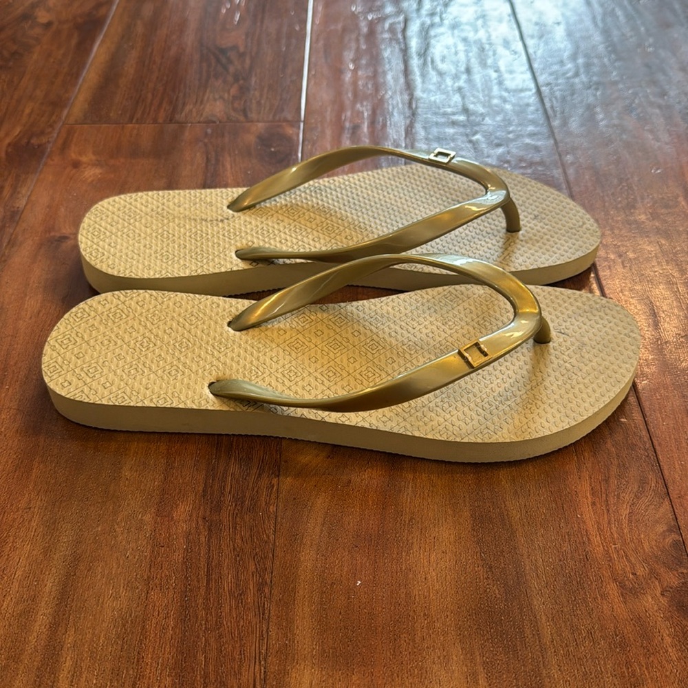 Rubber flip-flops